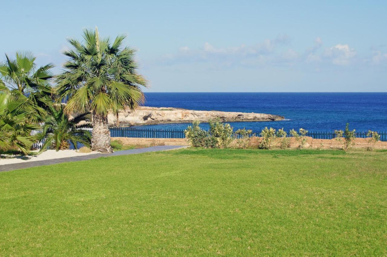 Lucile - Coralli Beachfront Apartment 帕拉利米尼 外观 照片