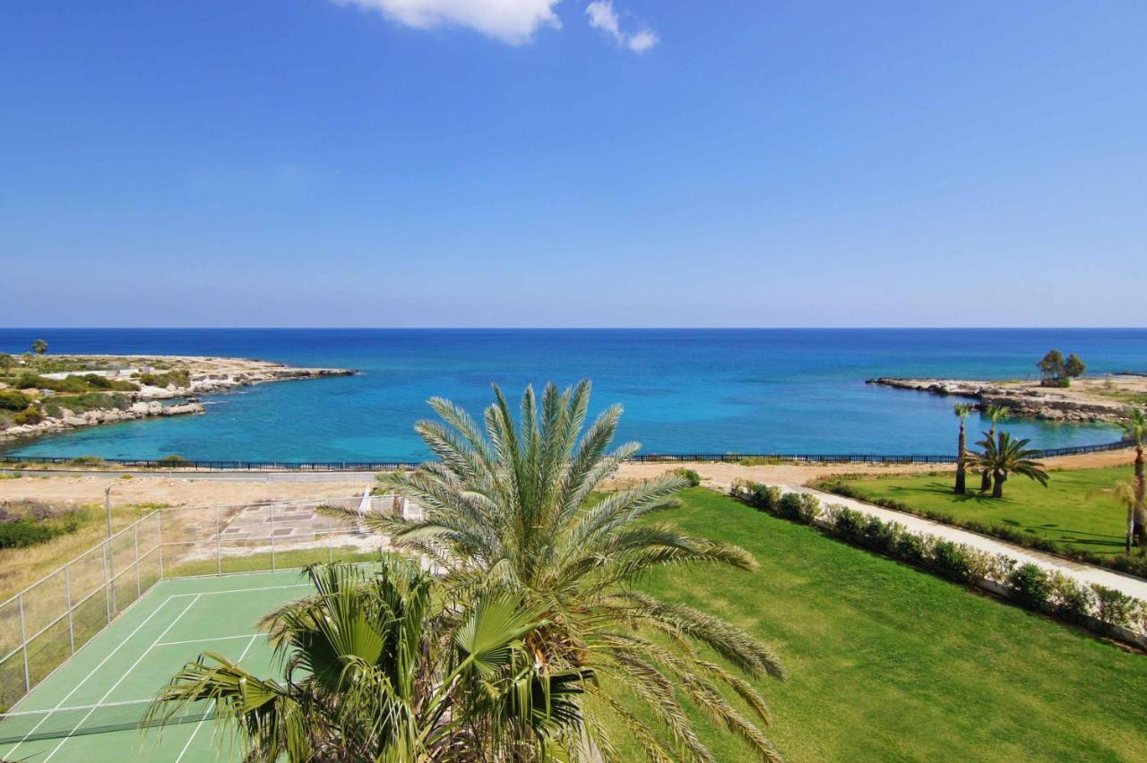 Lucile - Coralli Beachfront Apartment 帕拉利米尼 外观 照片