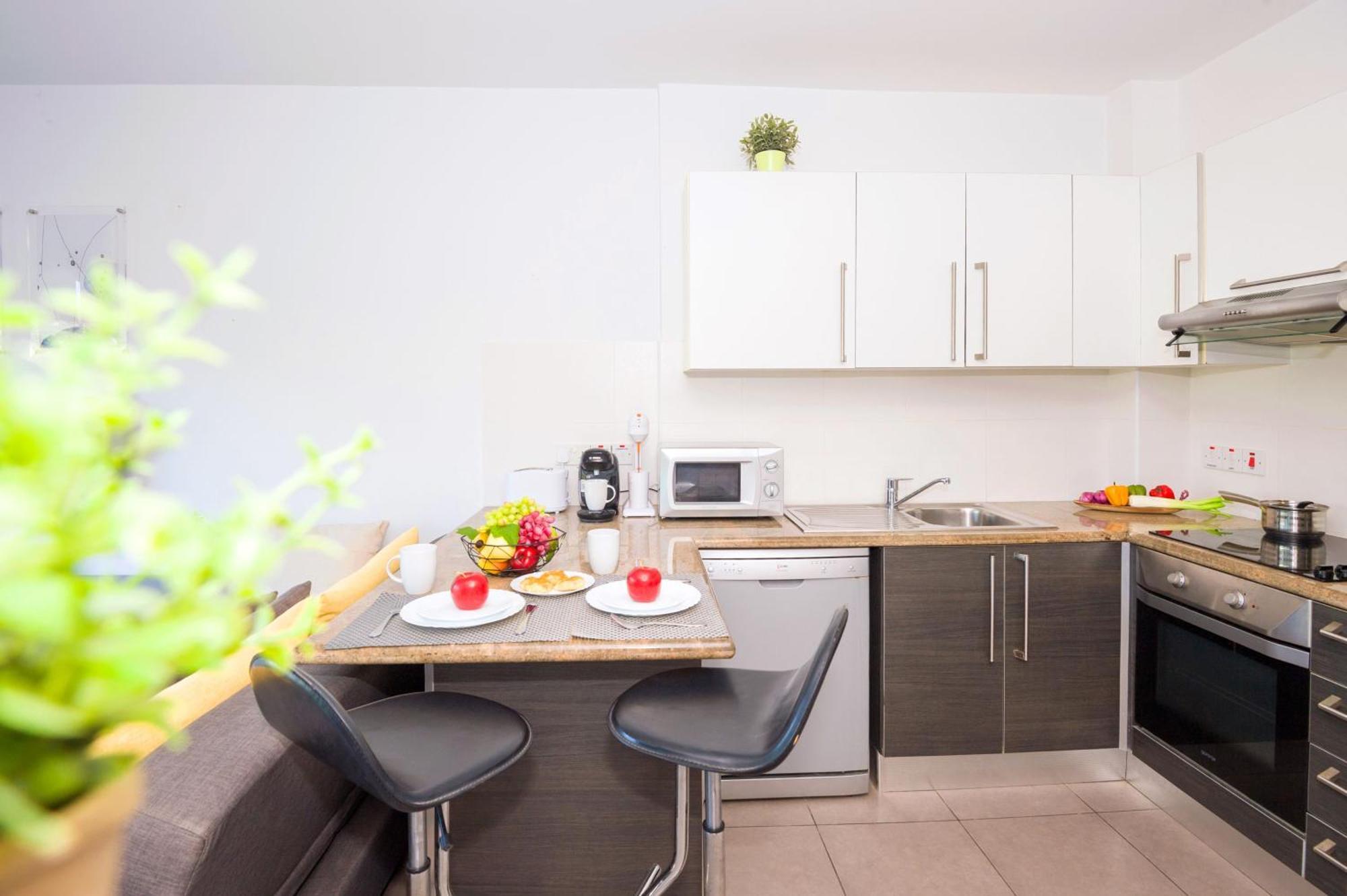 Lucile - Coralli Beachfront Apartment 帕拉利米尼 外观 照片