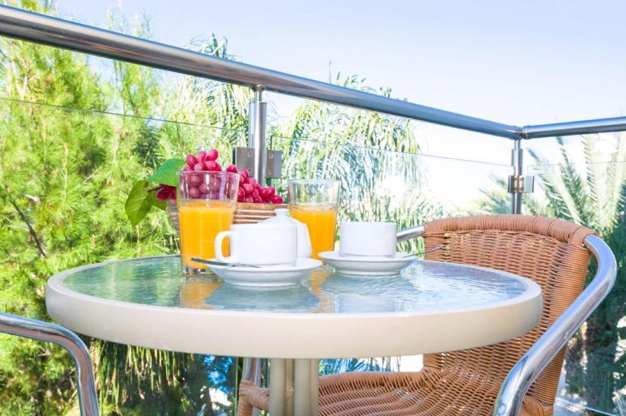 Lucile - Coralli Beachfront Apartment 帕拉利米尼 外观 照片