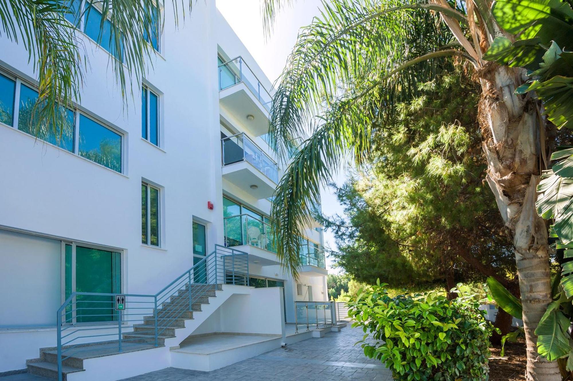 Lucile - Coralli Beachfront Apartment 帕拉利米尼 外观 照片
