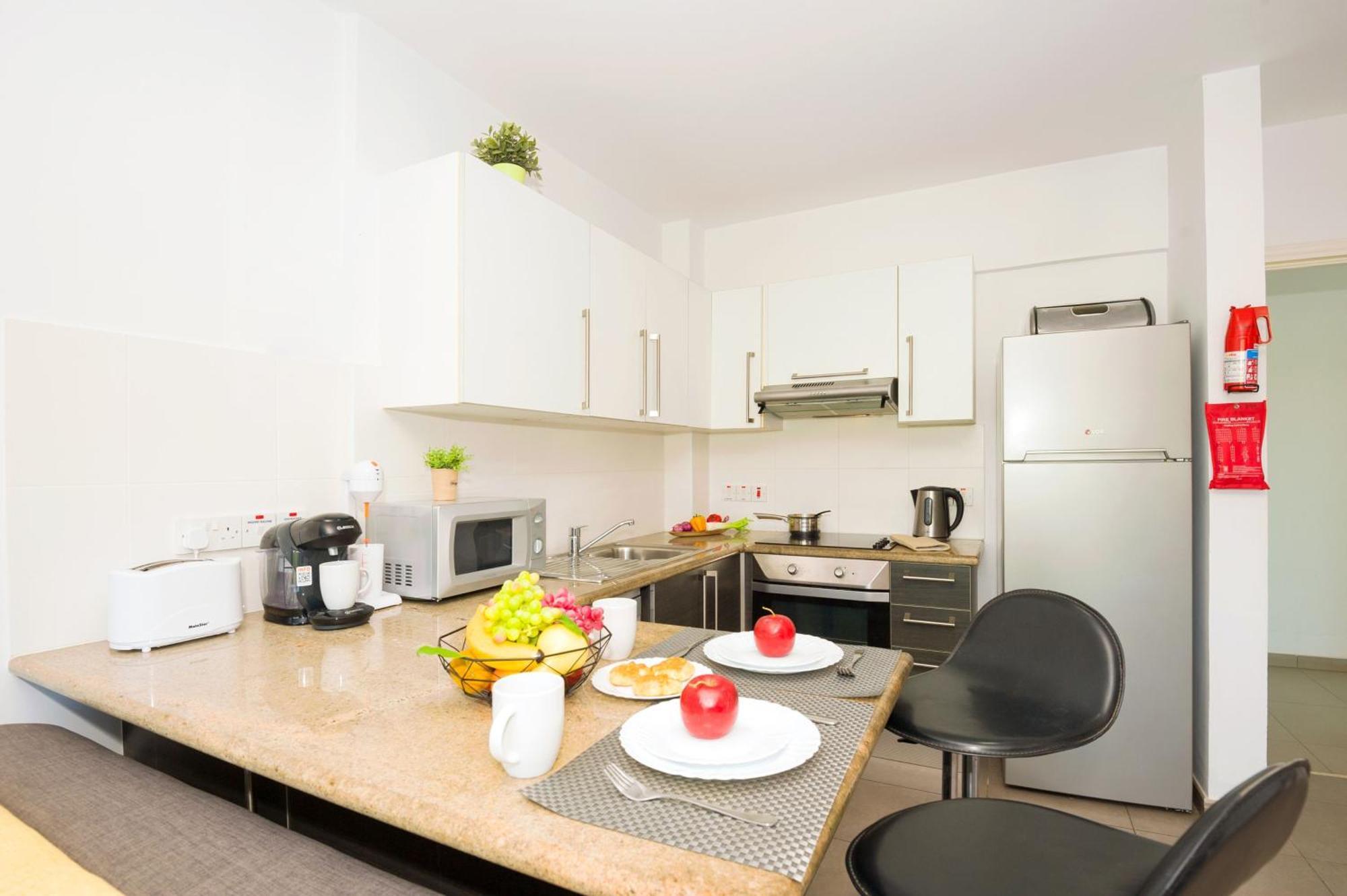 Lucile - Coralli Beachfront Apartment 帕拉利米尼 外观 照片
