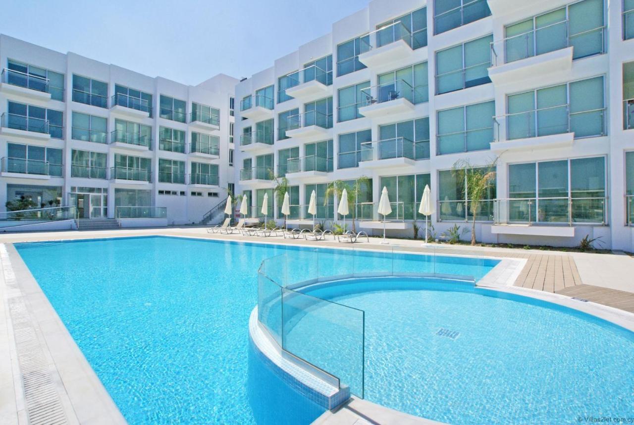Lucile - Coralli Beachfront Apartment 帕拉利米尼 外观 照片